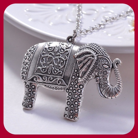 Jewelry - Elephant Sweater Necklace